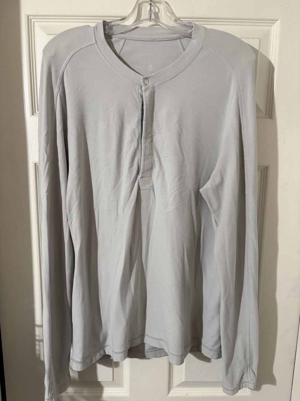 Lululemon Surge Shirt Mens Sz M Gray Long Sleeve Henley